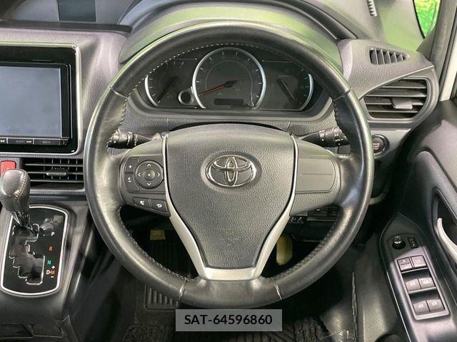 Toyota NOAH 2014-04 8367715-10