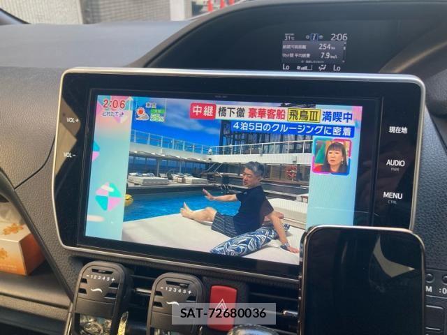 Toyota NOAH 2018-03 8367717-19