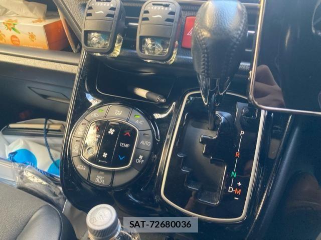 Toyota NOAH 2018-03 8367717-22