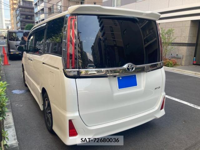 Toyota NOAH 2018-03 8367717-3