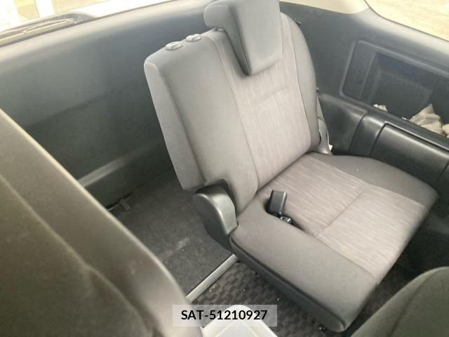 Toyota NOAH 2010-07 8367733-16