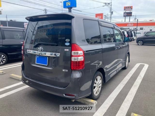 Toyota NOAH 2010-07 8367733-5