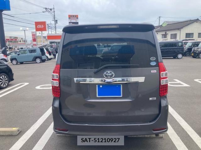 Toyota NOAH 2010-07 8367733-6