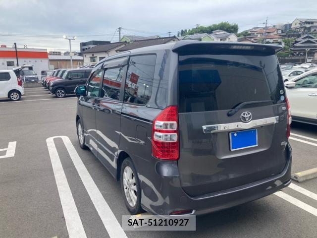 Toyota NOAH 2010-07 8367733-7