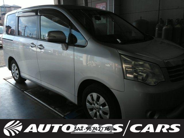 Toyota NOAH 2012-01 8367727-0