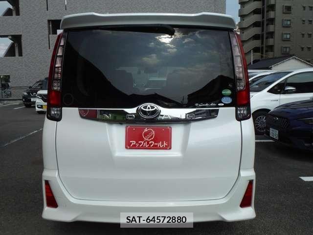 Toyota NOAH 2016-02 8367722-9