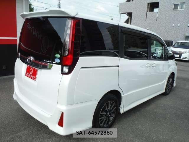 Toyota NOAH 2016-02 8367722-10