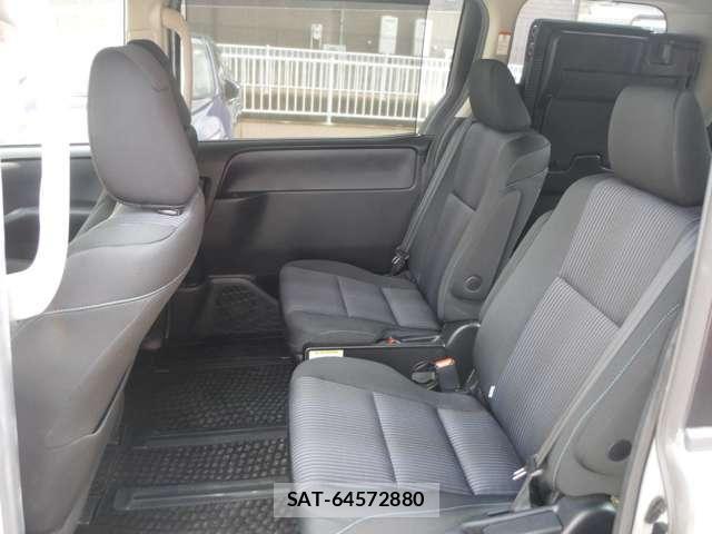 Toyota NOAH 2016-02 8367722-13