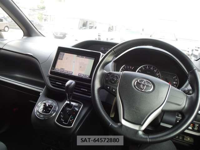 Toyota NOAH 2016-02 8367722-18