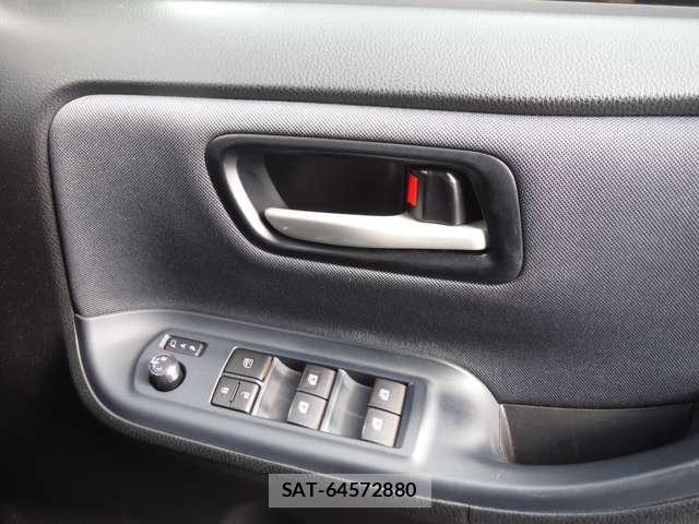 Toyota NOAH 2016-02 8367722-26