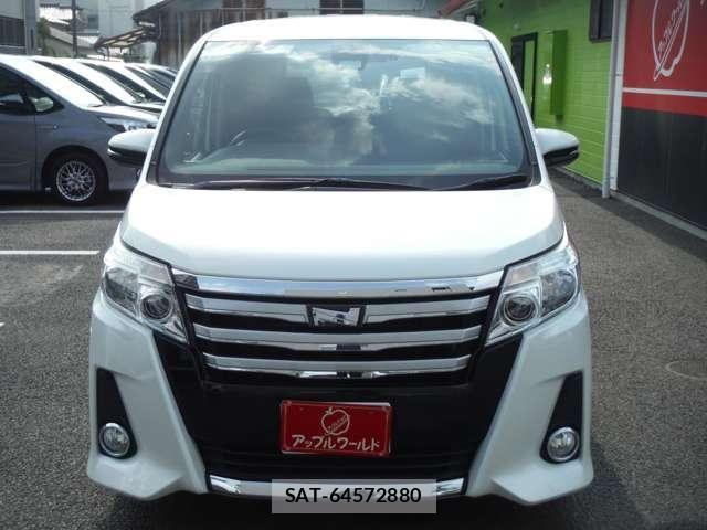Toyota NOAH 2016-02 8367722-3