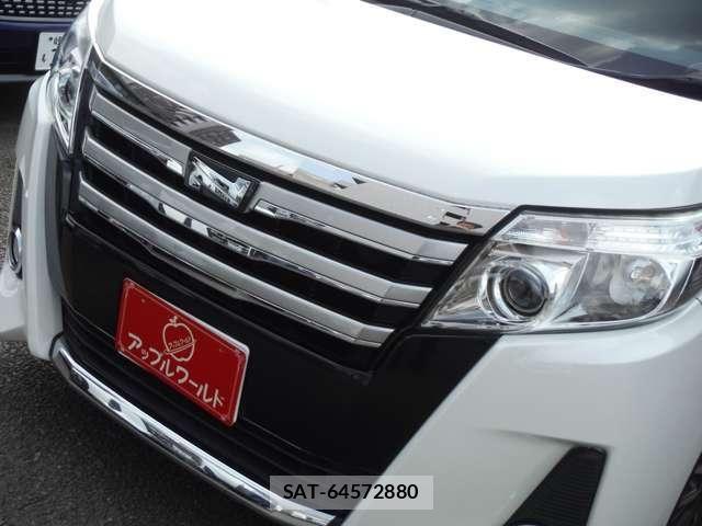 Toyota NOAH 2016-02 8367722-4