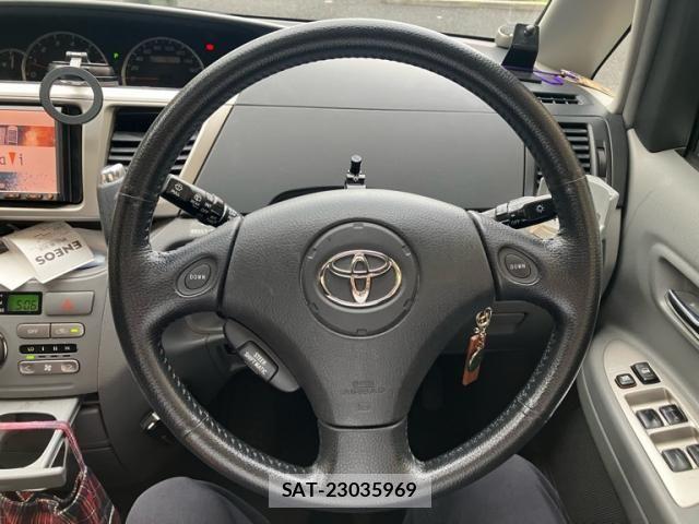 Toyota NOAH 2005-09 8367739-17