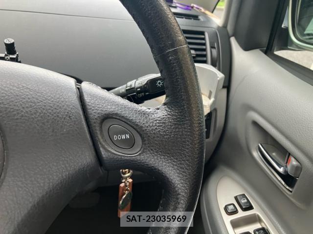 Toyota NOAH 2005-09 8367739-18
