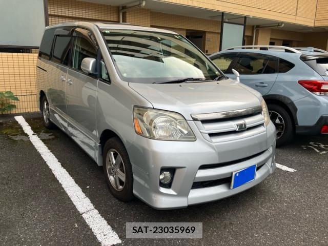 Toyota NOAH 2005-09 8367739-1