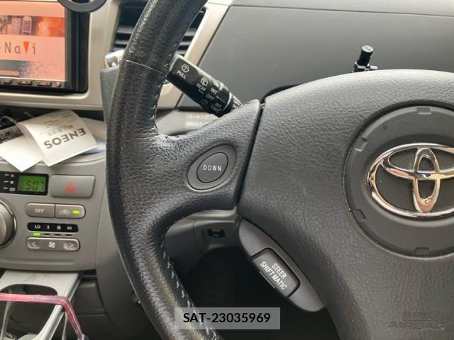 Toyota NOAH 2005-09 8367739-19