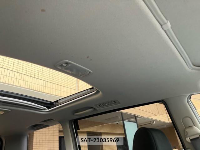 Toyota NOAH 2005-09 8367739-24