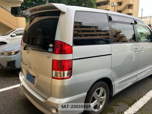 Toyota NOAH 2005-09 8367739-4