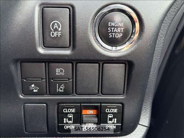 Toyota NOAH 2018-01 8367714-15