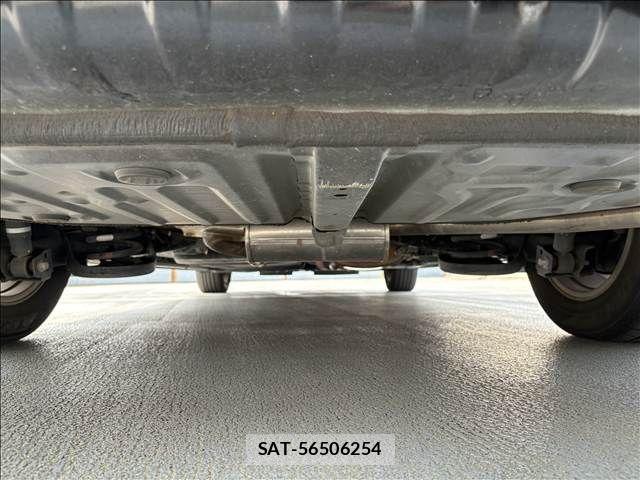 Toyota NOAH 2018-01 8367714-18