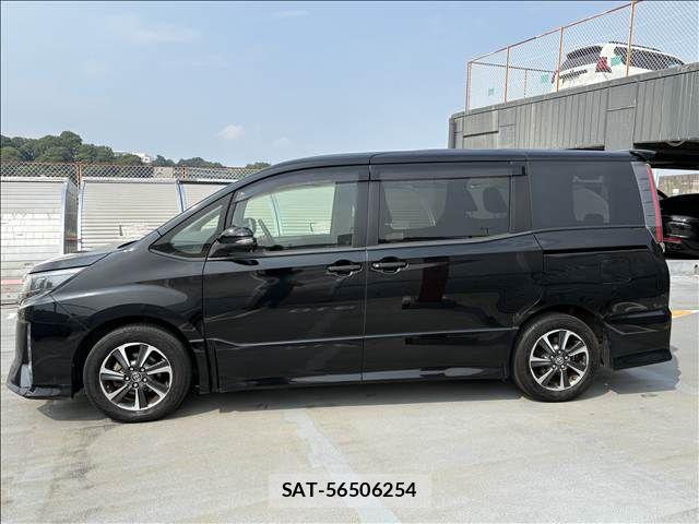 Toyota NOAH 2018-01 8367714-2