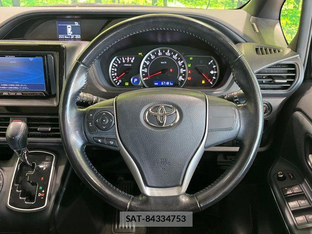 Toyota NOAH 2016-07 8367719-10