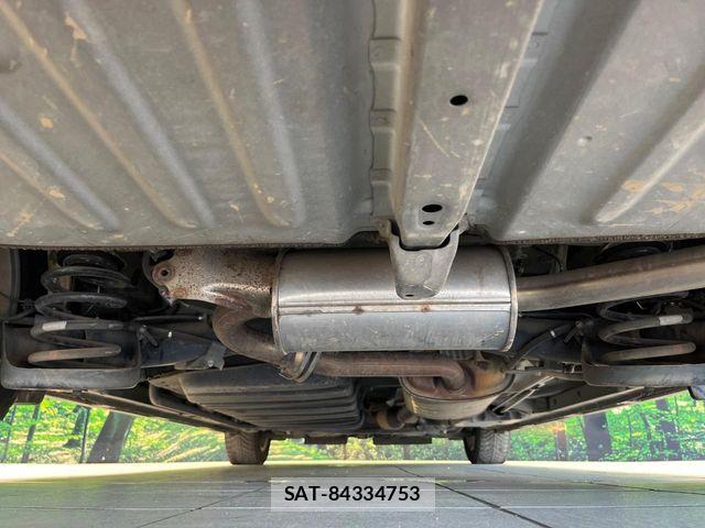 Toyota NOAH 2016-07 8367719-18