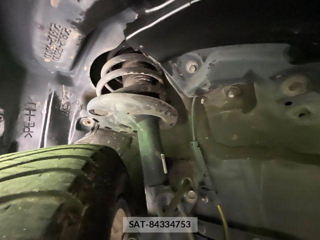 Toyota NOAH 2016-07 8367719-19