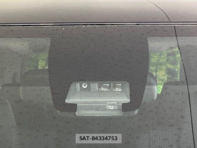 Toyota NOAH 2016-07 8367719-4