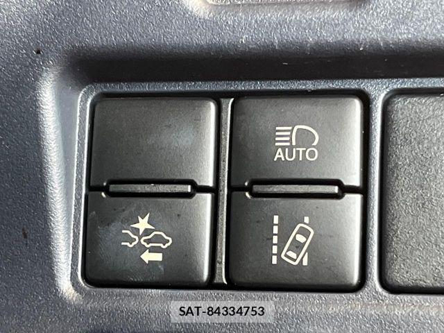 Toyota NOAH 2016-07 8367719-5