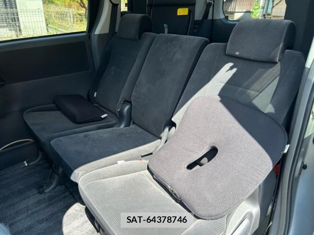 Toyota NOAH 2008-06 8367735-9