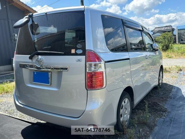 Toyota NOAH 2008-06 8367735-2