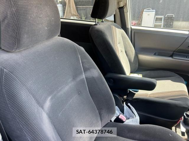 Toyota NOAH 2008-06 8367735-7