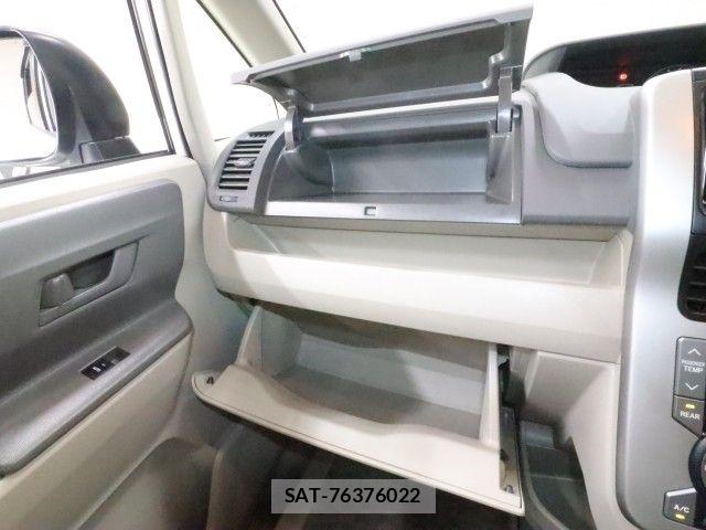 Toyota NOAH 2009-09 8367731-21