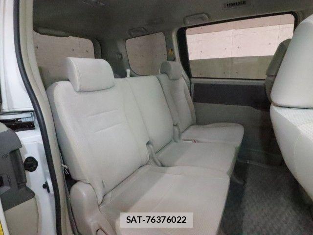 Toyota NOAH 2009-09 8367731-4
