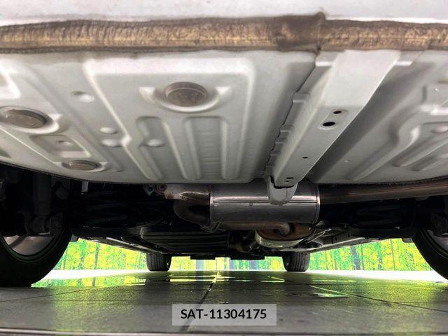 Toyota NOAH 2017-09 8367710-18