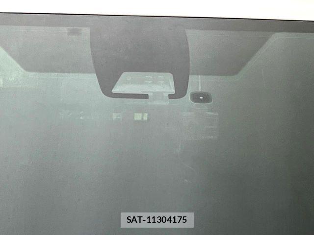 Toyota NOAH 2017-09 8367710-3
