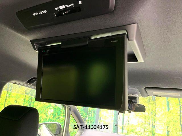 Toyota NOAH 2017-09 8367710-4