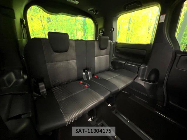 Toyota NOAH 2017-09 8367710-8