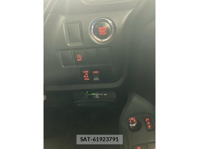 Toyota NOAH 2014-07 8367729-11