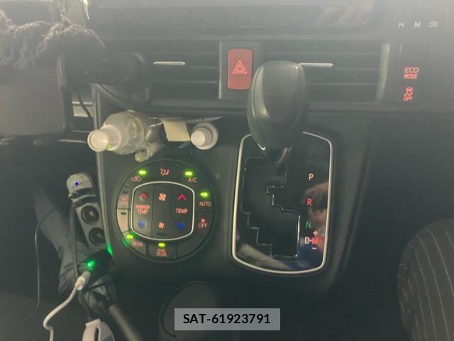Toyota NOAH 2014-07 8367729-13