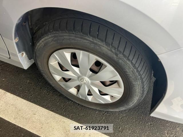Toyota NOAH 2014-07 8367729-4