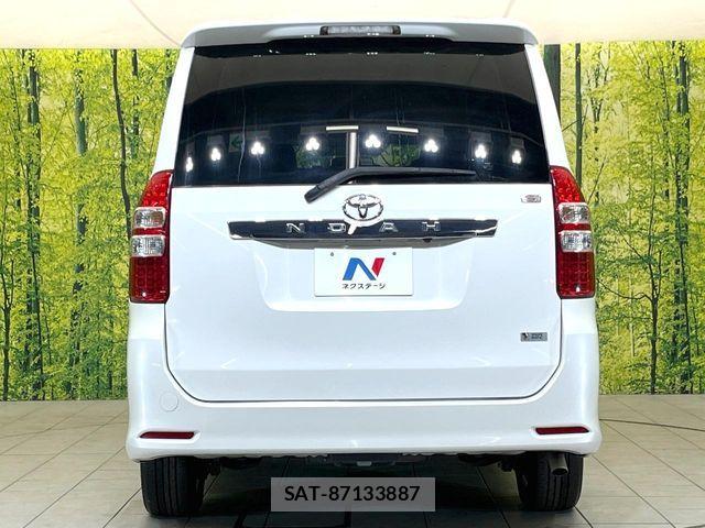 Toyota NOAH 2011-10 8367723-15