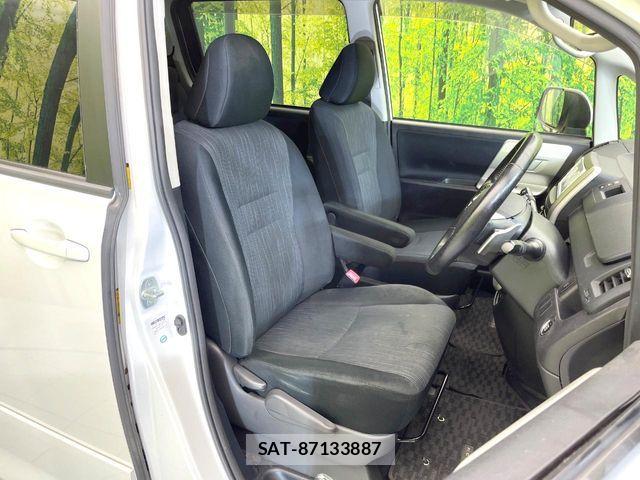 Toyota NOAH 2011-10 8367723-7