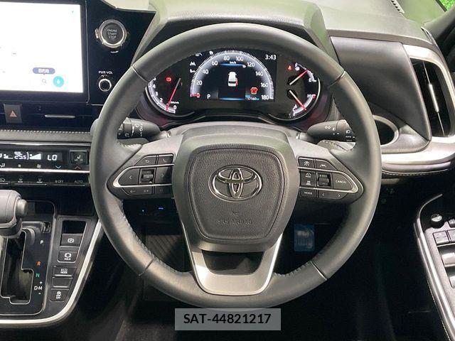 Toyota NOAH 2022-07 8367703-12