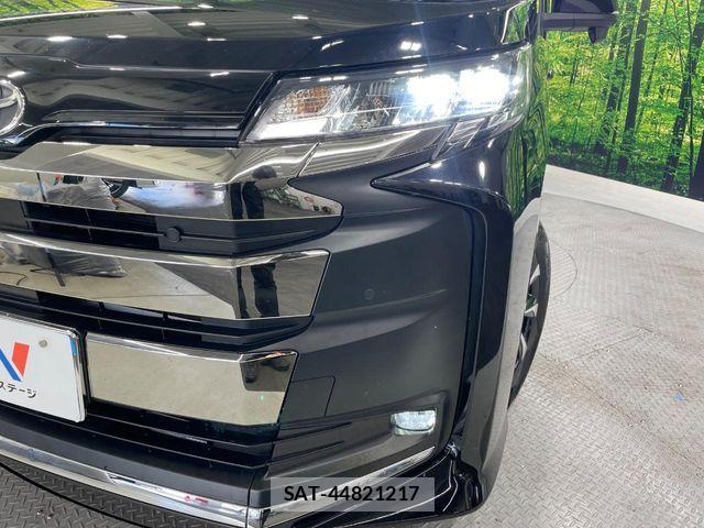 Toyota NOAH 2022-07 8367703-13
