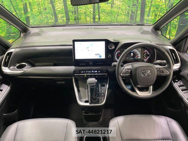Toyota NOAH 2022-07 8367703-3