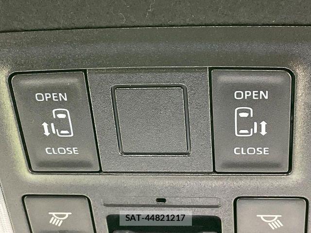 Toyota NOAH 2022-07 8367703-7