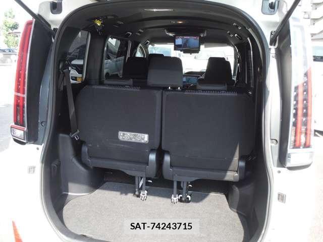 Toyota NOAH 2017-10 8367720-15