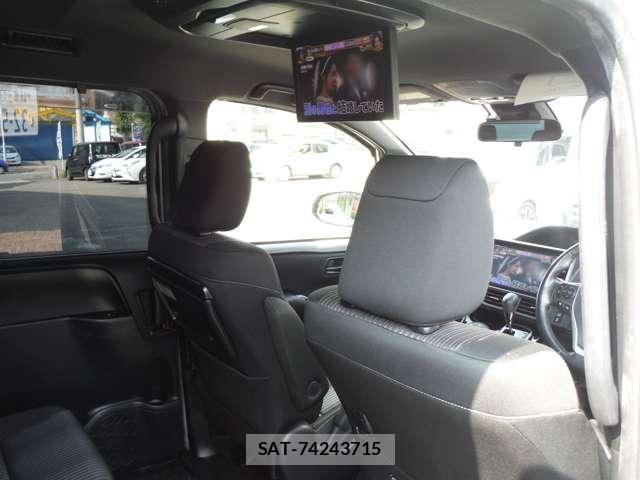 Toyota NOAH 2017-10 8367720-18